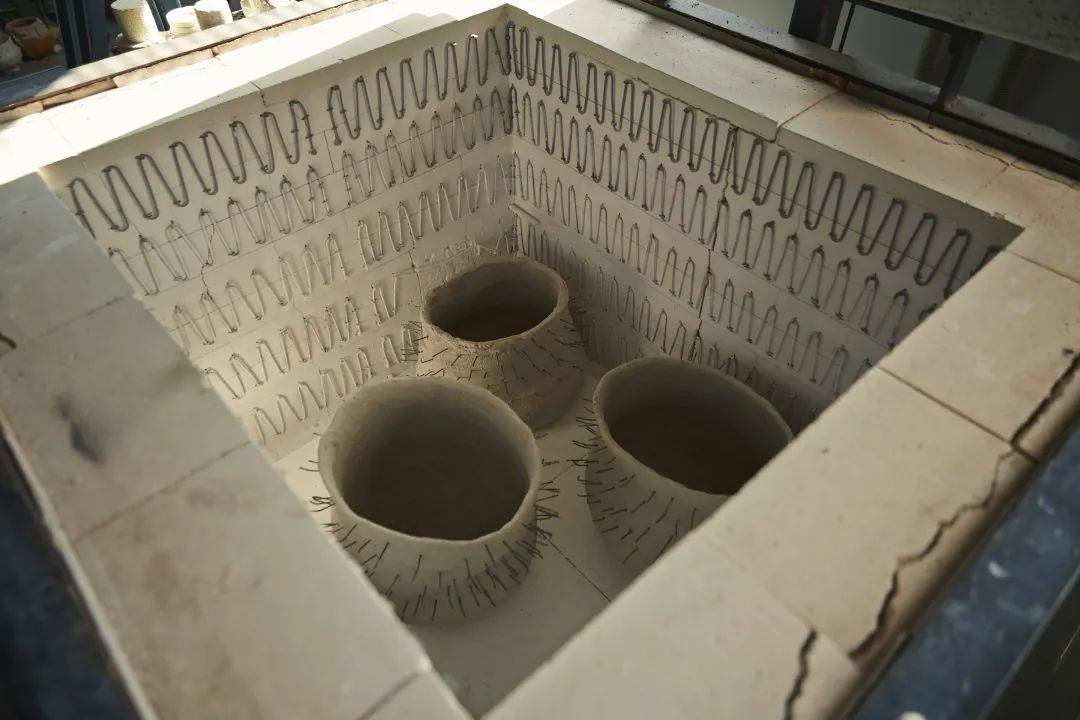 桑田卓郎：一只日式茶碗的爆裂与重构