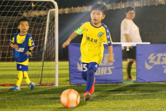 福鼎青少年足球比赛,小小的球场大大的梦想
