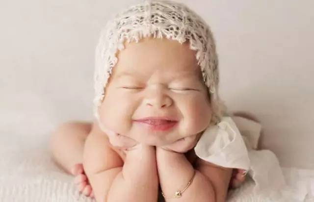 宝宝在子宫会无聊吗？看看胎儿在子宫内都干些什么