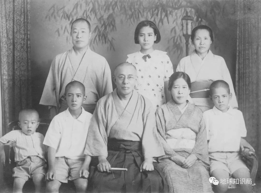 每年倒贴给8万成年男子，这国的收养怪癖，合法