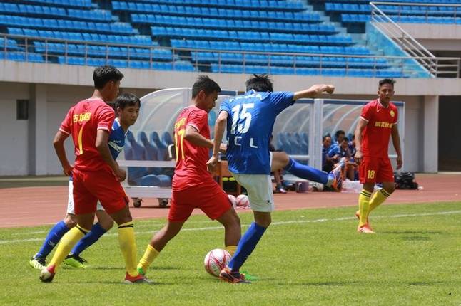 丽江年轻足球运动员在大连,丽江足球小将入选