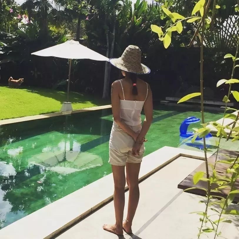 孔孝真二十岁,孔孝真私服穿搭简约时尚又高级