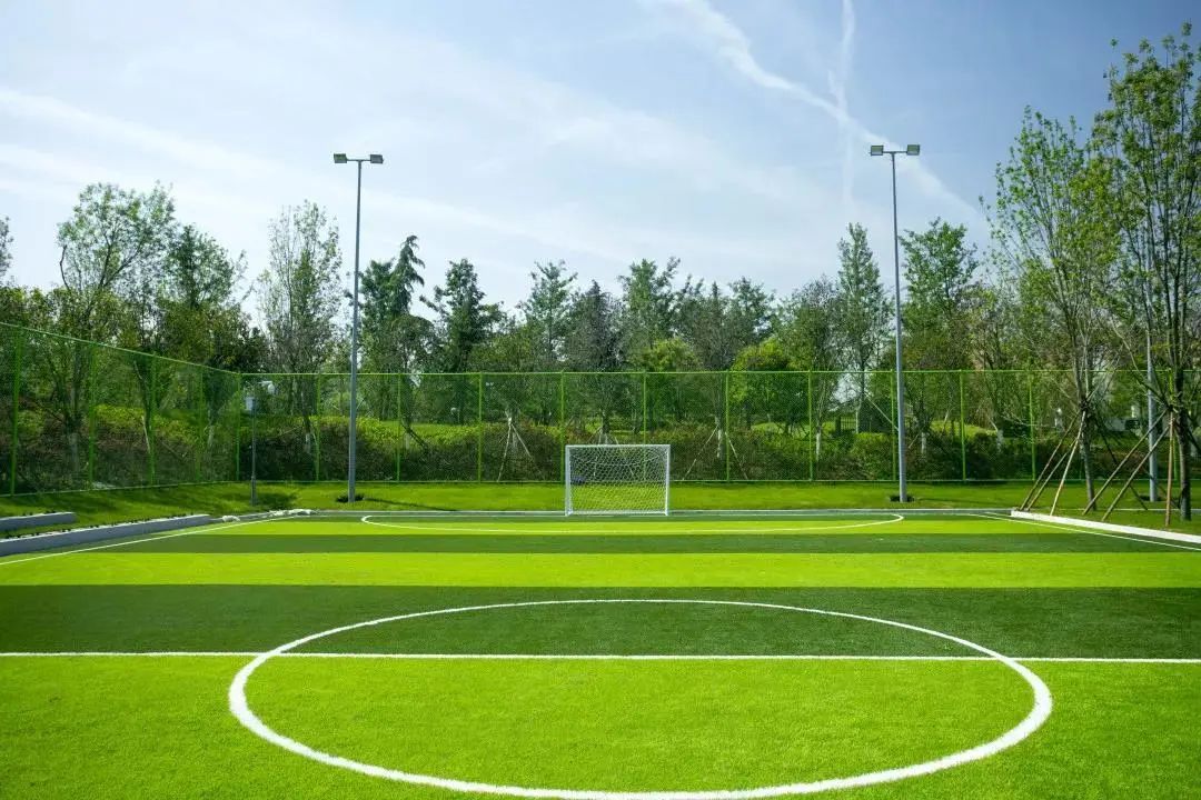 越夜越嗨丨顶级夜跑景区，给你成本最低的人鱼线！