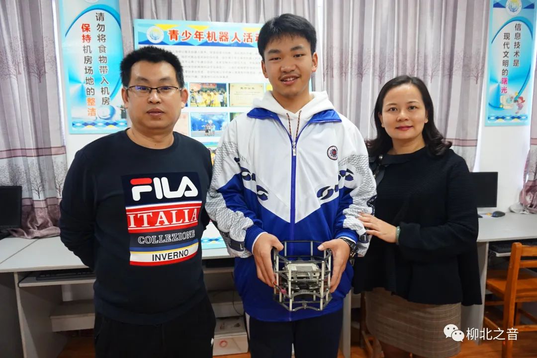 【赞】小伙伴们，你家学弟又拿奖啦！第十五中学连续两届获“市长奖”~