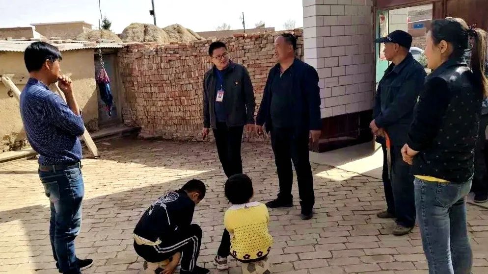 凝心聚力脱贫攻坚,凝心聚力铺就乡村振兴致富路