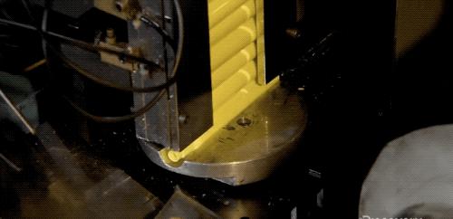 用小小的钉子做武器,钉子是怎么做出来