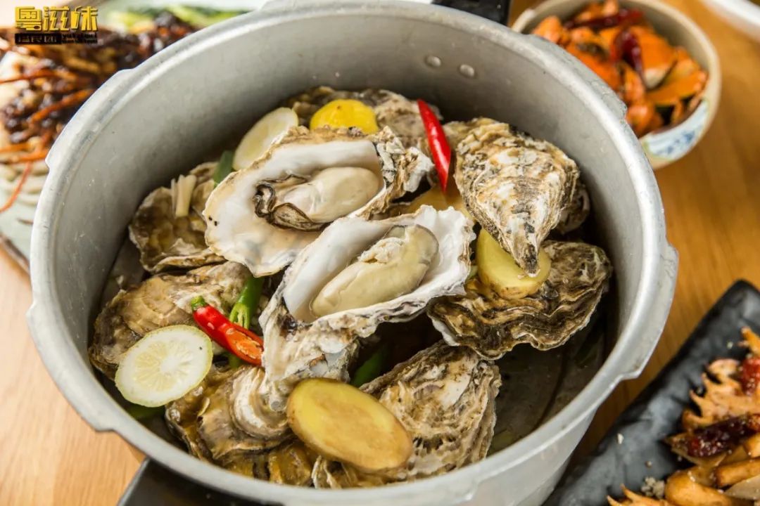 就为这①口，吃一只肥蟹比喝一杯奶茶还便宜