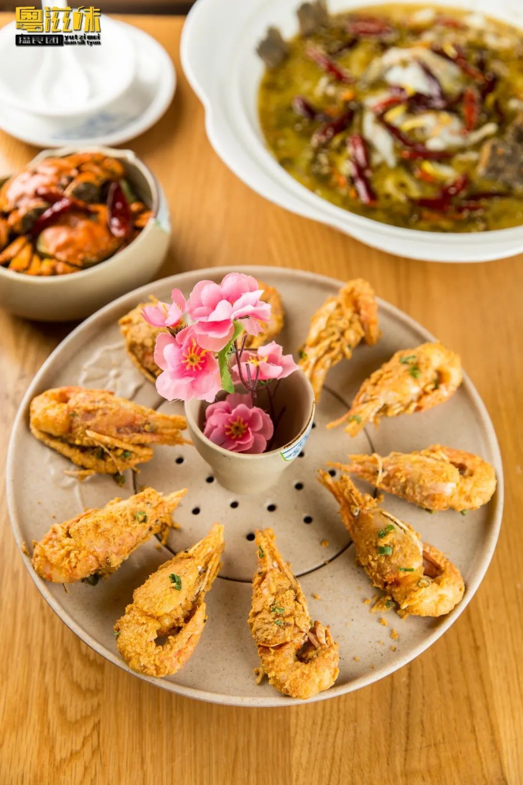 就为这①口，吃一只肥蟹比喝一杯奶茶还便宜