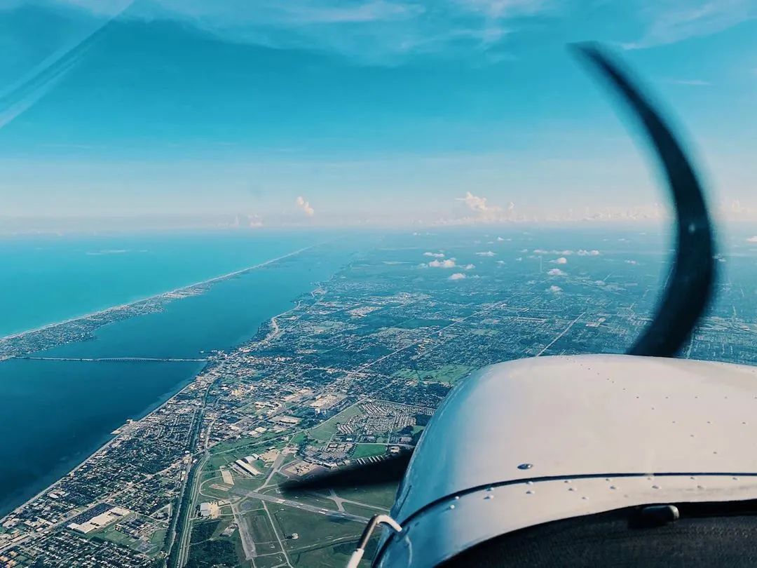 机场值机可以选靠窗的座位吗,早点去机场可以选择喜欢的座位么