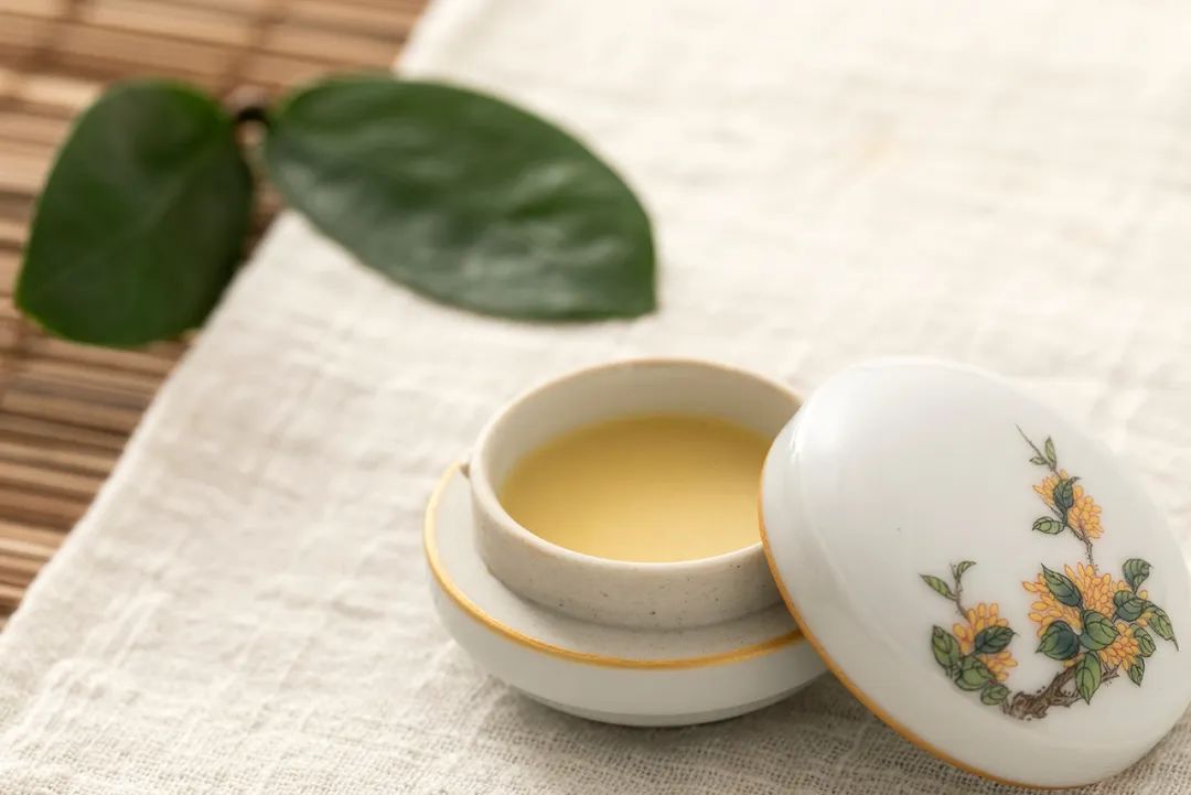 中国香膏vs国外香水,中国香膏vs外国香水