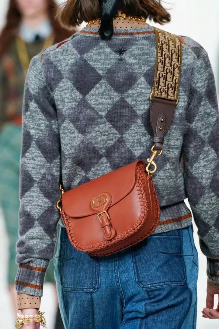 大牌包包为什么都那么丑,这么丑的大牌包包是真的吗