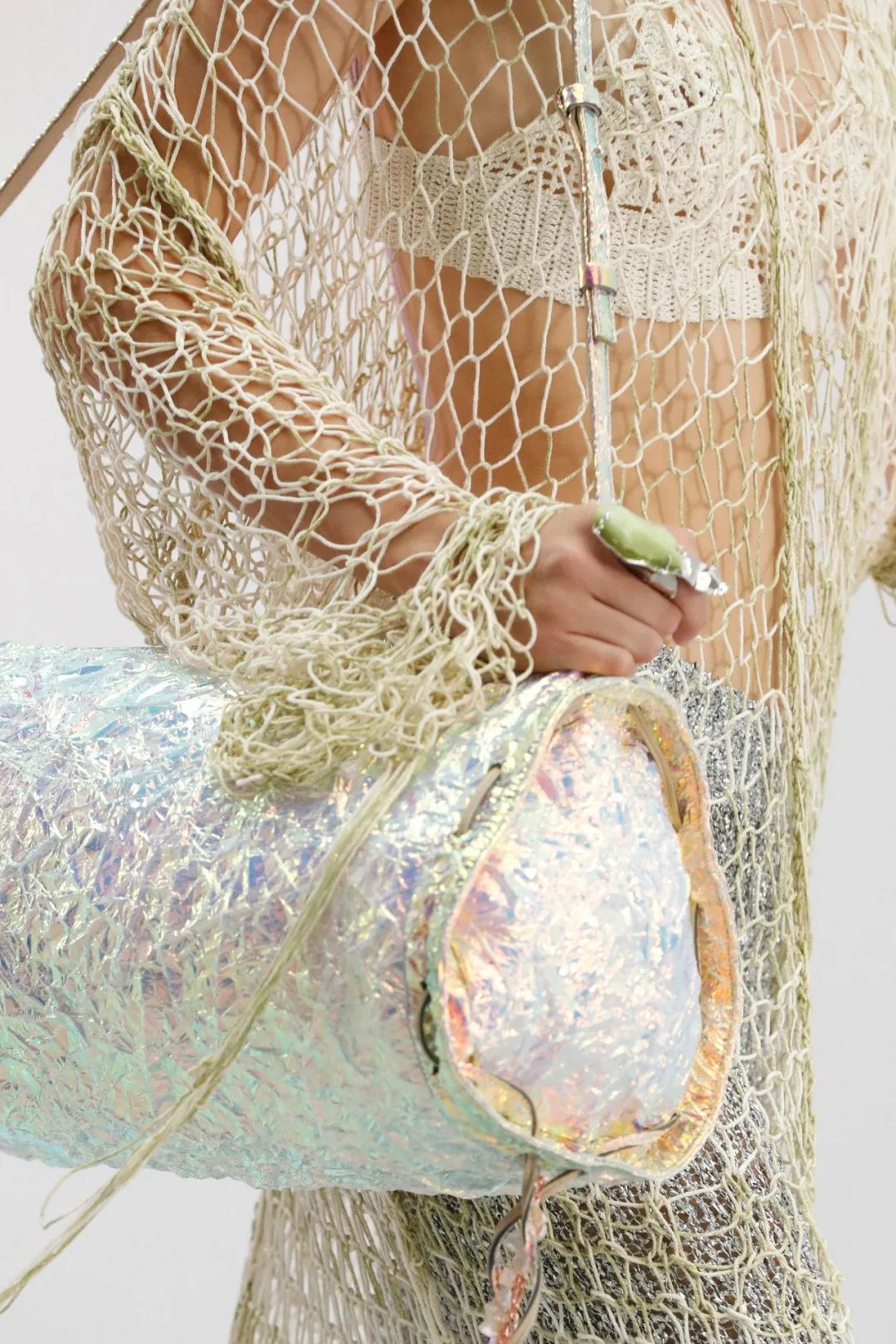 三天打鱼两天晒网｜八戒的珍珠汗衫又在时尚圈翻红了