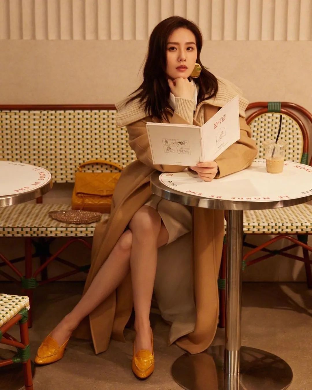 买了好多衣服和鞋子,买了好多鞋子