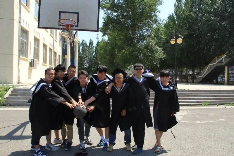 从高中辍学到获最佳学生论文——清华硕士王义达的非典型AI之路