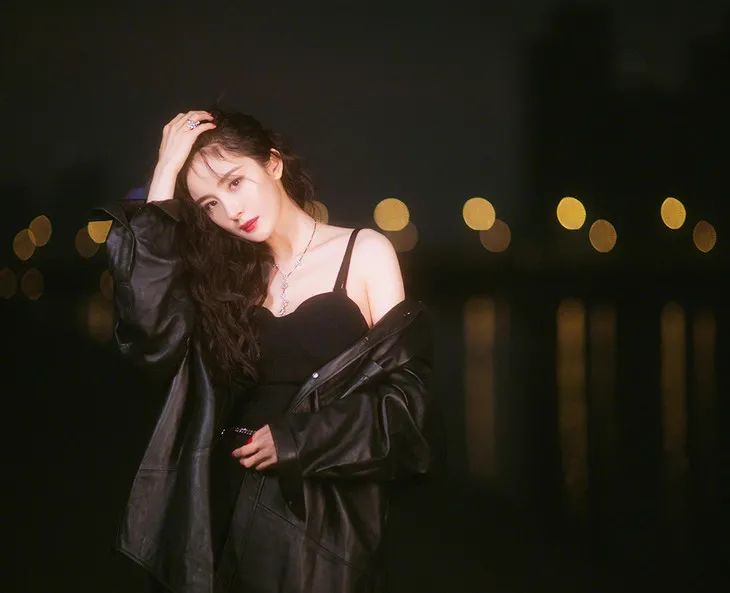 壹周潮话题|杨幂扶了个寂寞也美，万圣节Mai真的拼