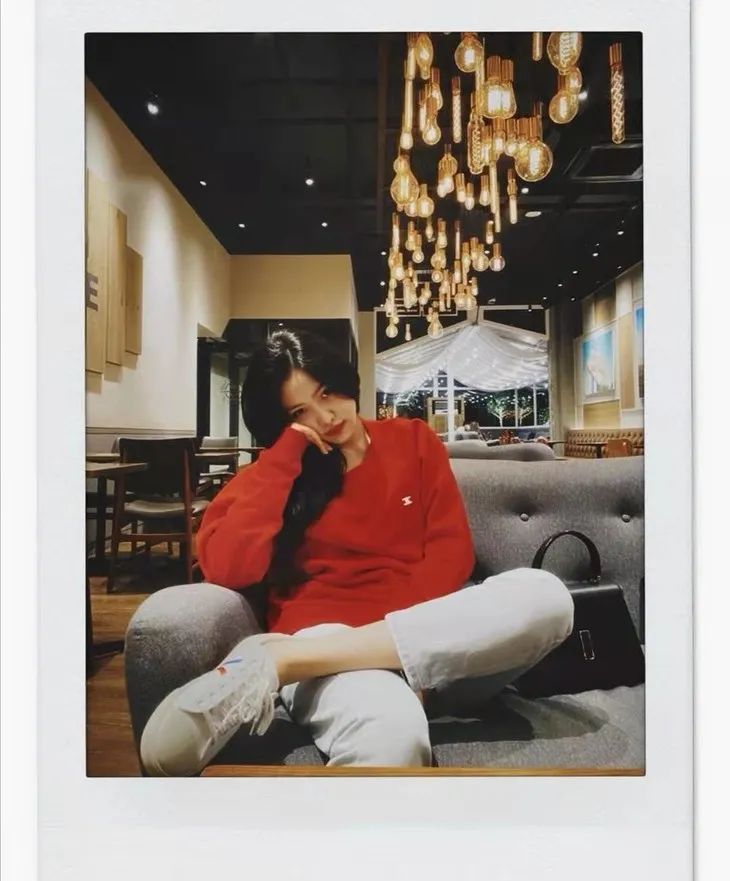 卫衣无帽赵露思,卫衣赵露思