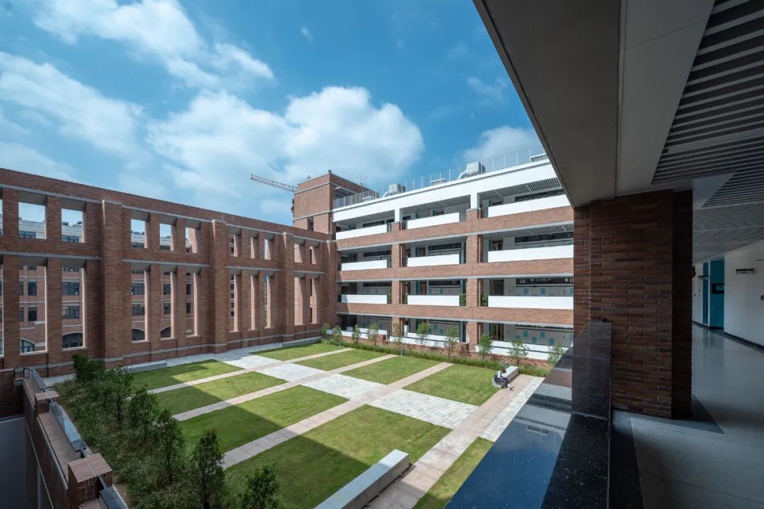 凤凰木守护的校园|深圳中学（泥岗校区）