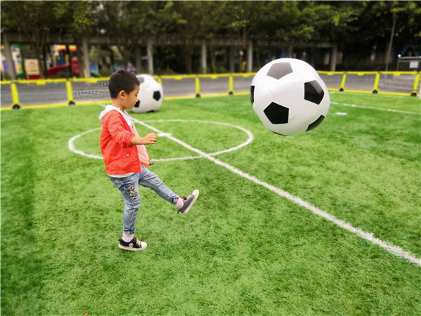 幼儿园特色足球活动,乡村幼儿园足球特色活动展示