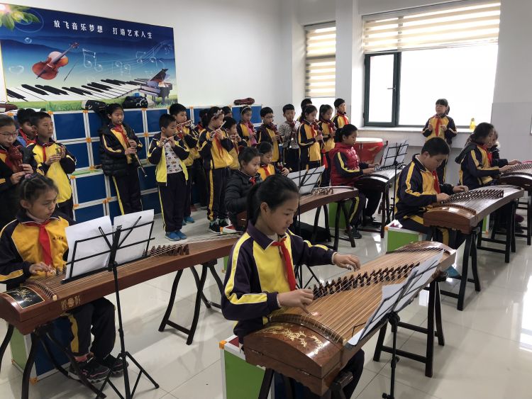 努力让孩子过上更好的生活,努力是为了给孩子更好的教育