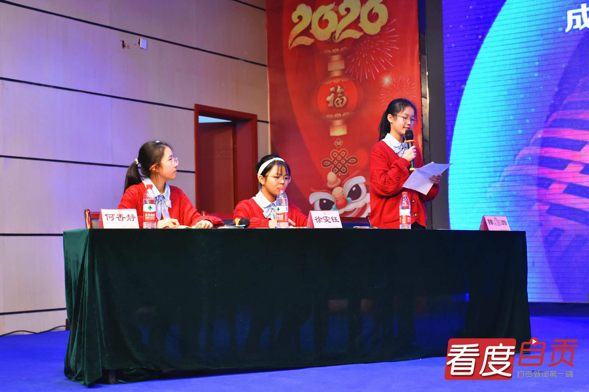 关于早恋利大于弊的辩词,如何给孩子讲早恋的后果和危害