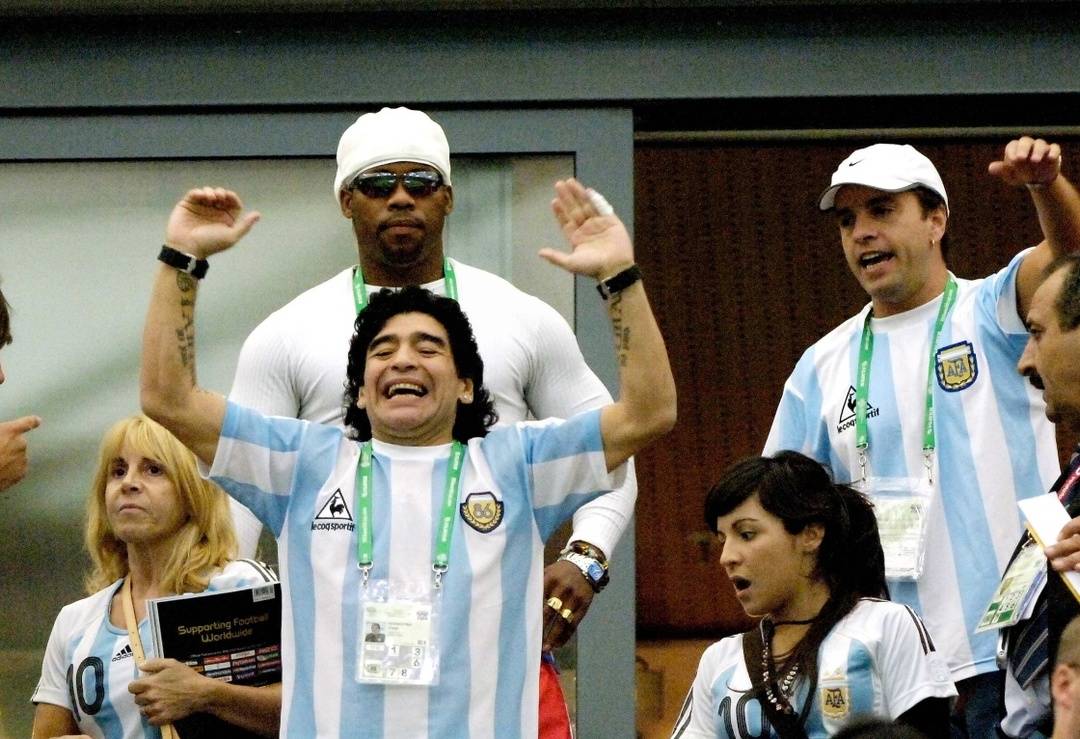 球王马拉多纳去世：心脏问题由来已久，生命最后一个月这样度过