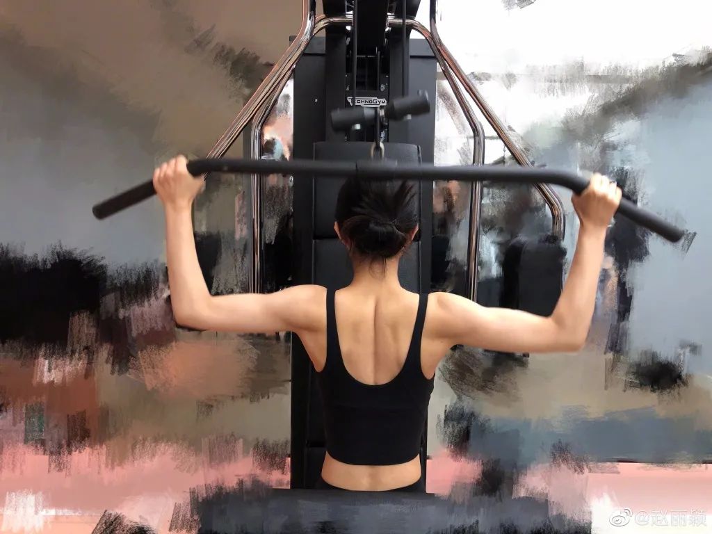 一件羽绒服，治好了我的“身材焦虑”