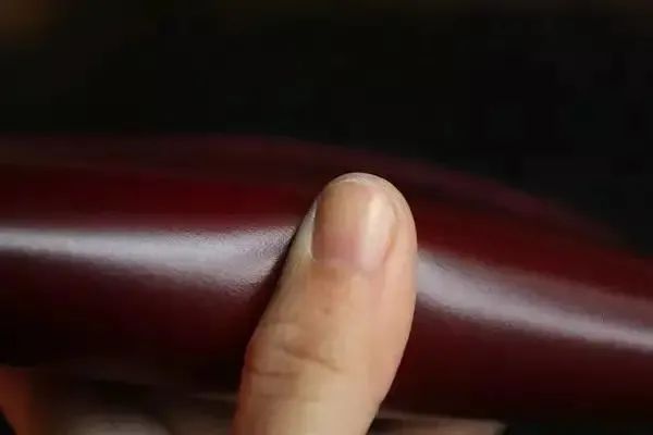 一篇搞懂无纺布墙纸,皮革面料的区别