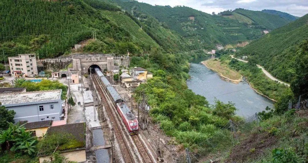 什么是广东省直社保,什么是广东瓷砖