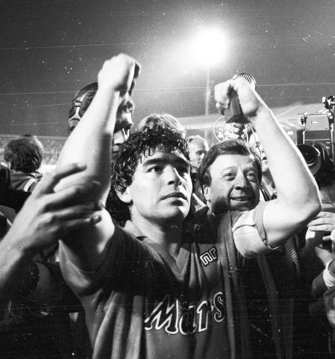 马拉多纳惊世一传,马拉多纳过人经典进球