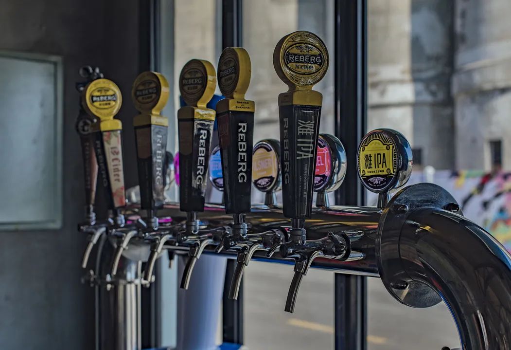 上海松江足球公园,篮球场绿茵场