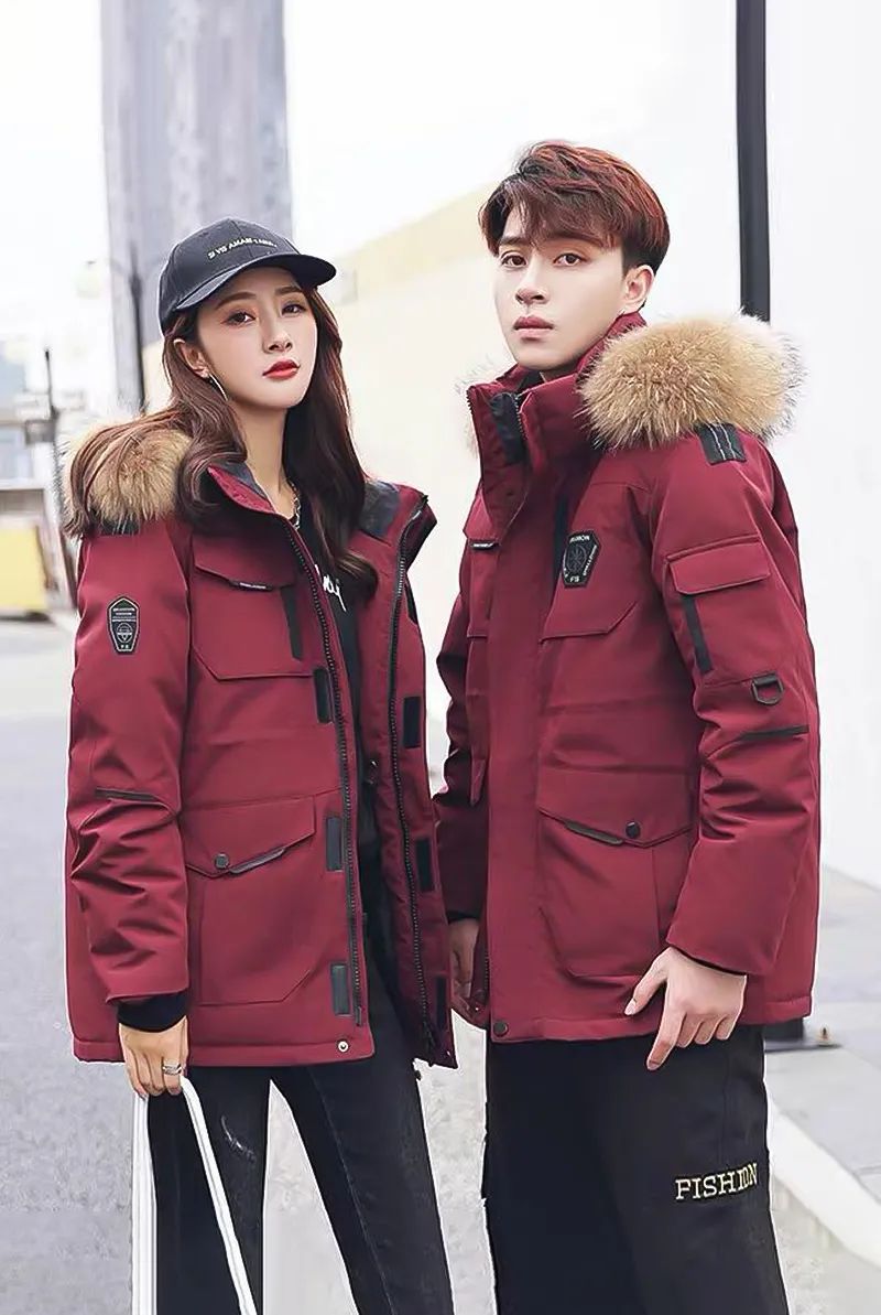 羽绒服千万别乱买这样穿又暖又美,羽绒服穿大的暖还是贴身的暖