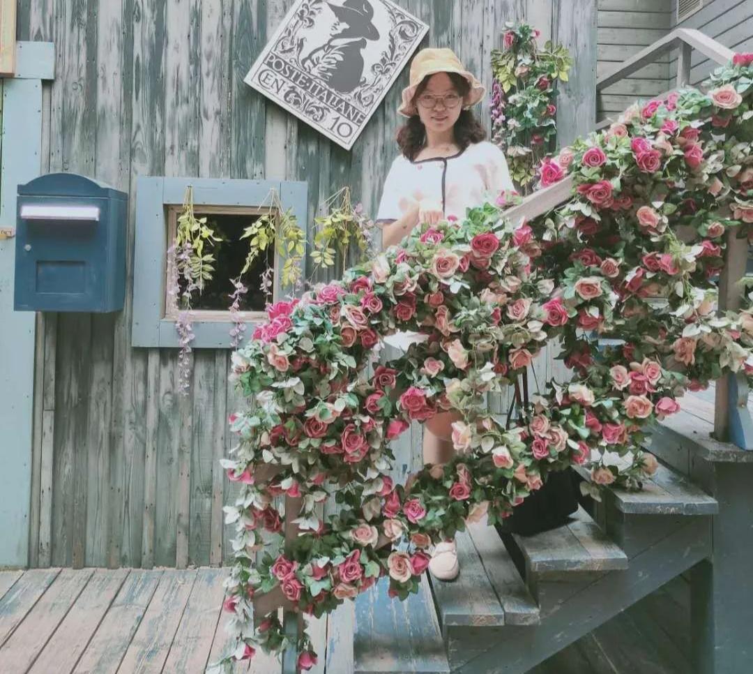 向优秀看齐向榜样靠拢,向优秀的前辈们看齐
