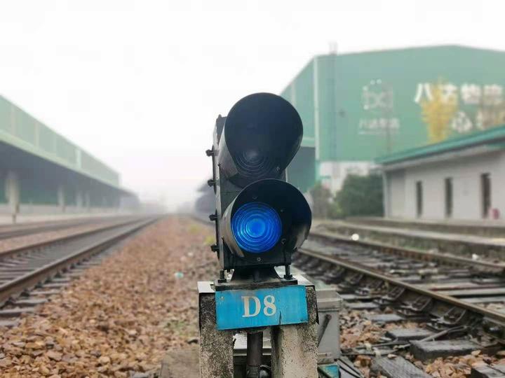 49岁的仓前火车站挥手谢幕它有杭州市区罕见的铁路道口