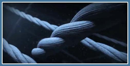 小黑裤好看显瘦,一条小黑裤搞定秋冬100种时髦搭配