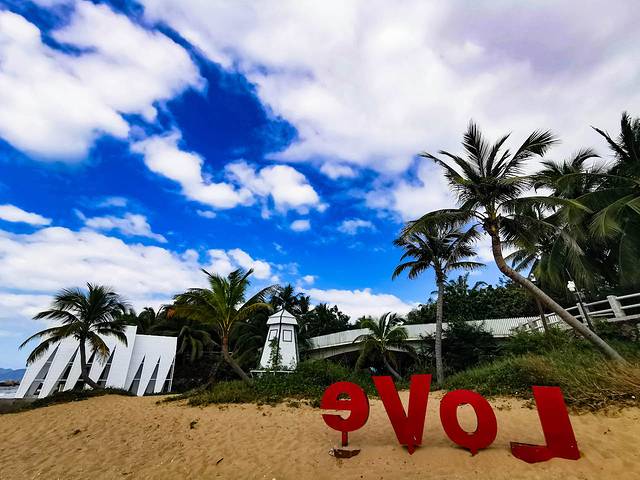 三亚海棠湾希尔顿攻略,三亚湾亚龙湾旅游攻略