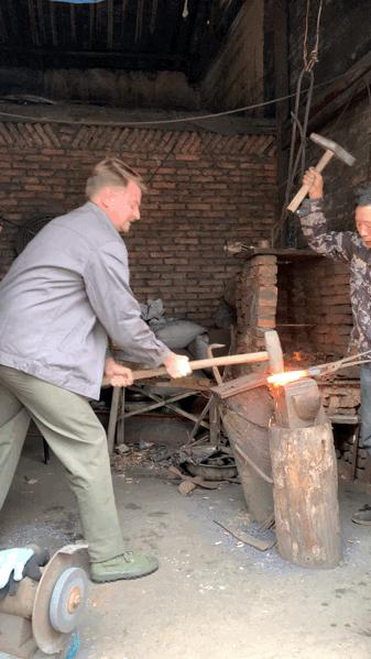 差别在哪？丽水普通山里农耕，却被俄罗斯小伙过成“田园诗”，获赞千万