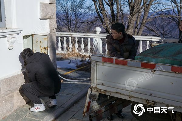 一座山一个人一只狗,一座山一个人一条路完整版