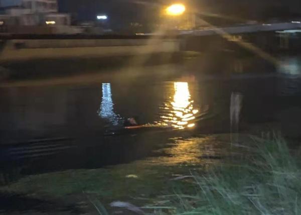 近日浙江杭州一女子接到男友电话,杭州女子深夜接到可怕信息