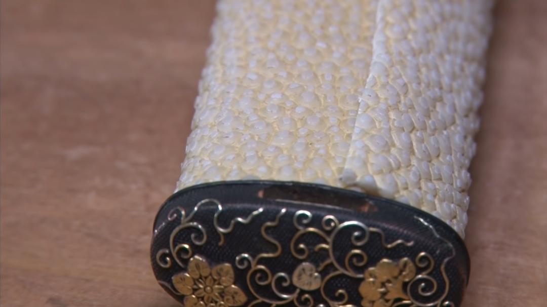 本人25岁做机械制造四年,日本小伙做了一把纸刀