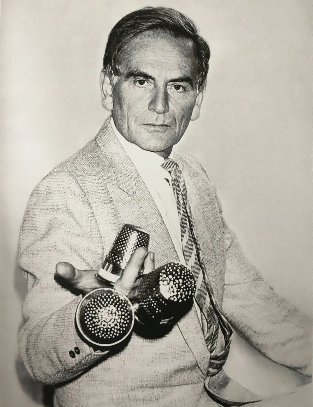 皮尔卡丹职业装,法国时装设计大师皮尔卡丹视频