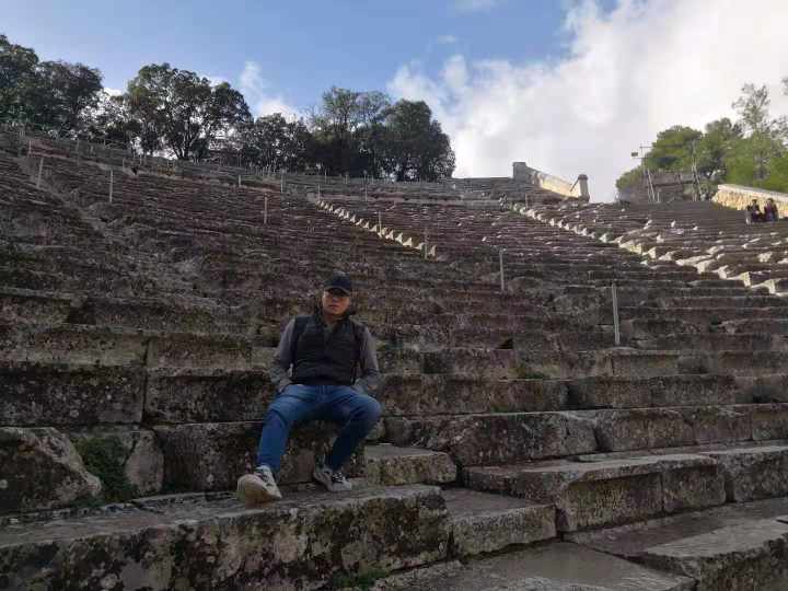 董董飞澳洲-董董待在家里守阵地-董董要失业-董董，2020年一个朋友圈名字的心酸历程