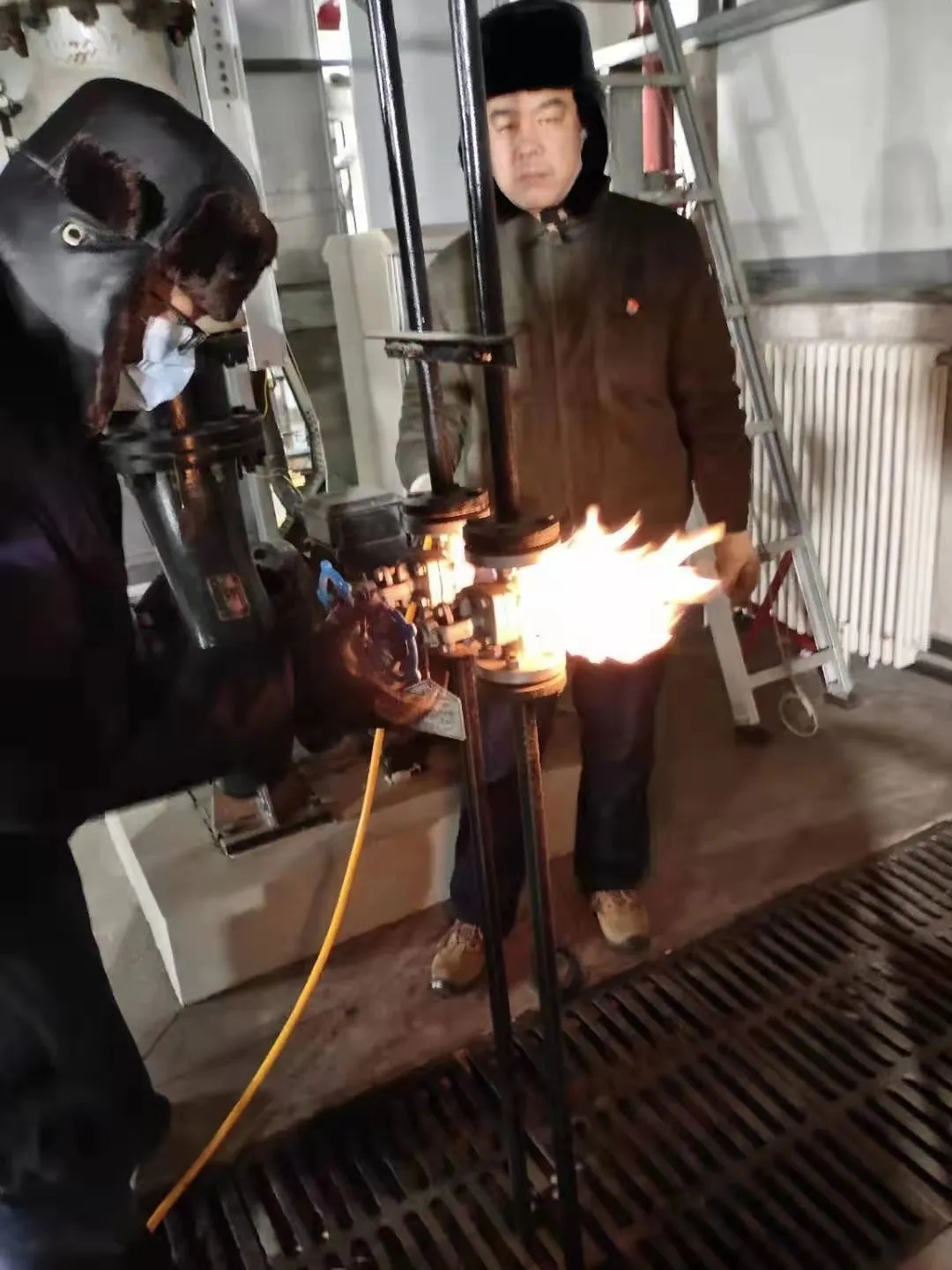 八角电厂迎战暴风雪“雪窝”里奋斗出“暖流”歌