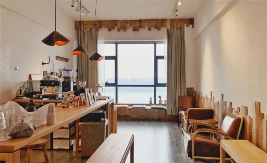 一杯coffee加“滨”，谢谢！