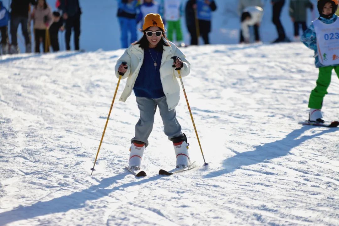 热雪燃冬相约五莲山滑雪场,来延庆玉渡山体验冰雪的乐趣