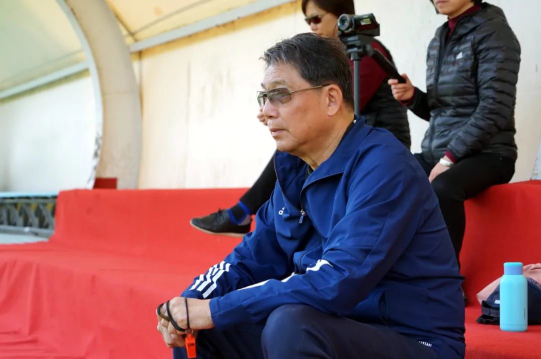 徐根宝从骨子里喜欢足球,徐根宝是干什么的