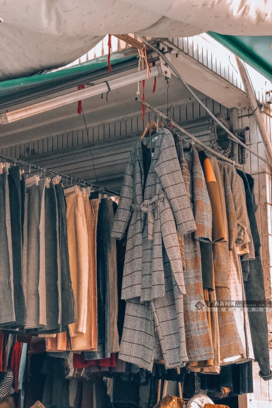 潮流穿搭菜市场,农贸市场衣服穿出时尚