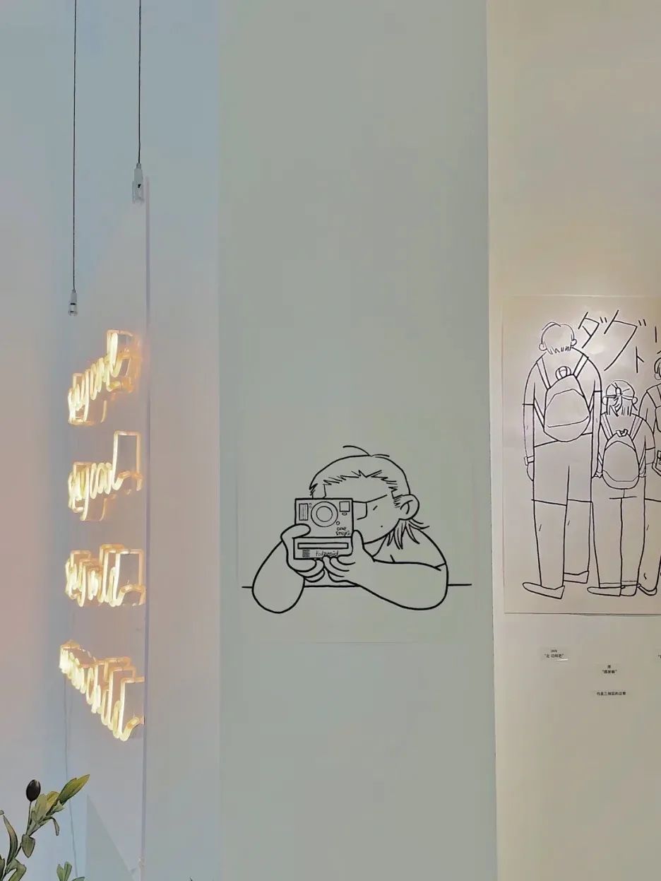 你家楼下的免费展览空间，晒着暖烘烘的太阳散步去吧