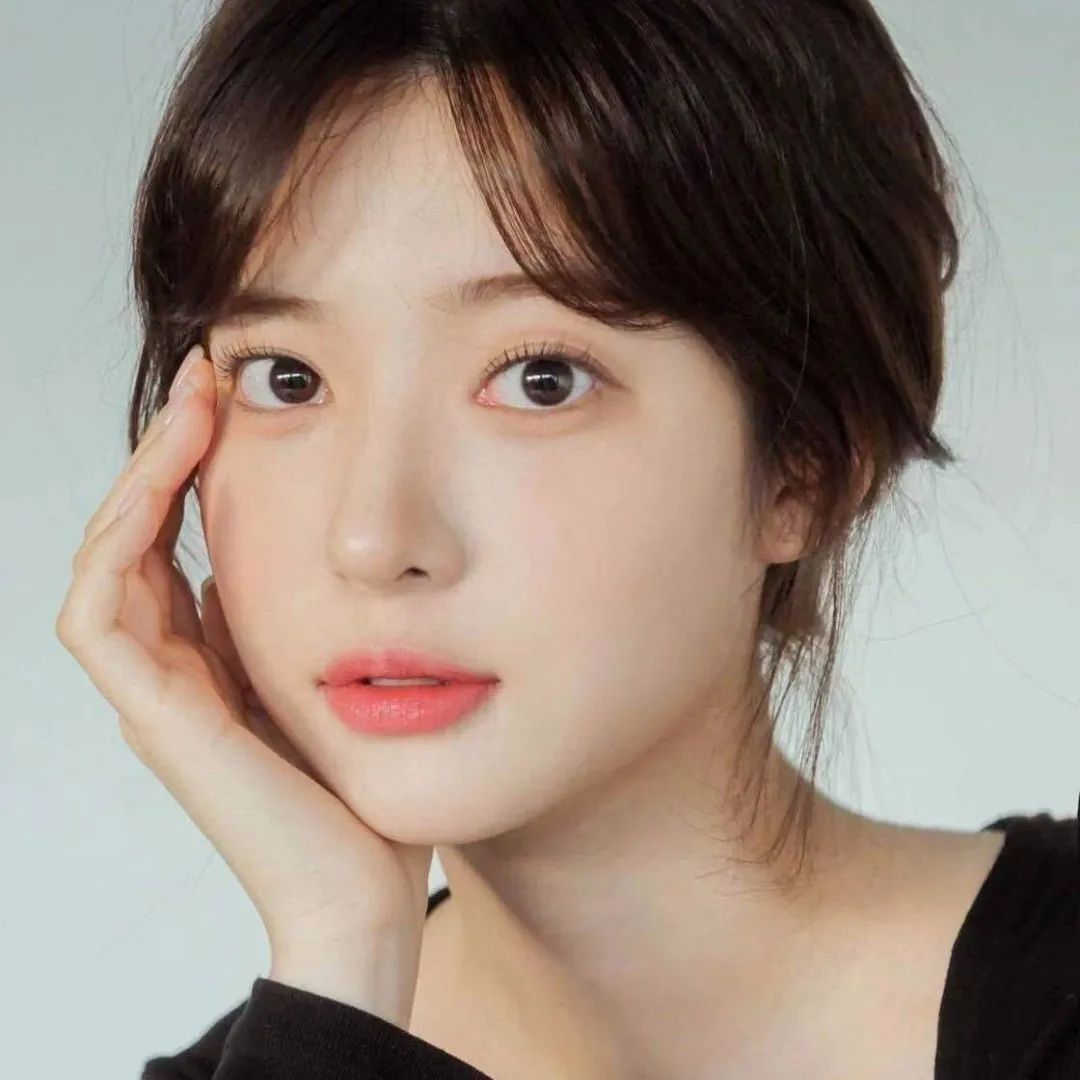 邓紫棋以前穿皮裤的造型,邓紫棋穿粉皮裤的照片