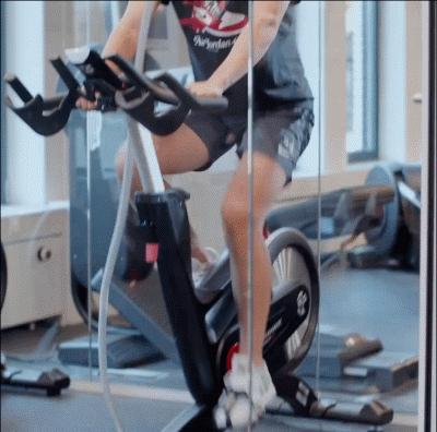 李嗣镕帅气视频,前国脚李明之子李嗣镕颜值