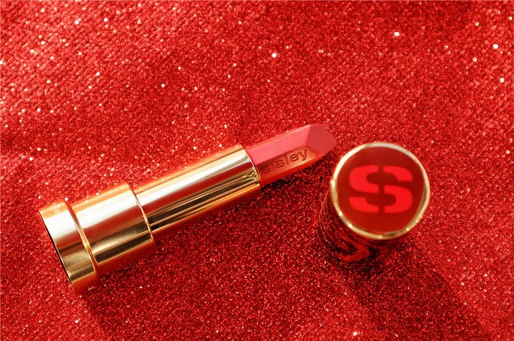 凭借不老神颜抢到男神45岁却难逃变老变丑的命运她到底做错了什么？